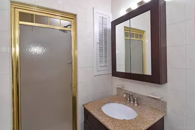 99 Amherst Drive, New Rochelle, NY 10804 - Photo 13