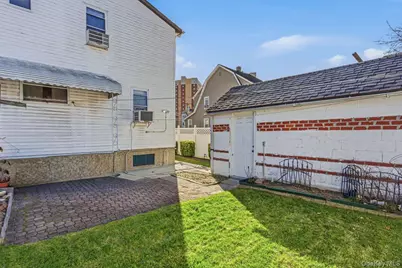 17215 126th Avenue, Jamaica, NY 11434 - Photo 23