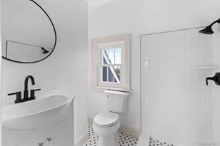 33 S Windsor Ave, Brightwaters, NY 11718 - Photo 29