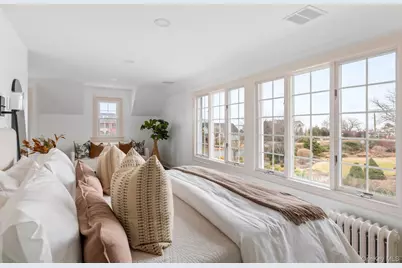 33 S Windsor Avenue, Brightwaters, NY 11718 - Photo 17