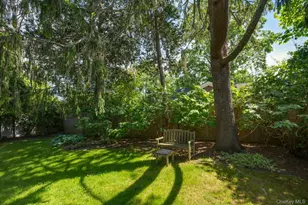 32 Cooper St, Southampton, NY 11968 - Photo 23