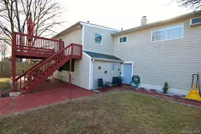 528 14th Street, West Babylon, NY 11704 - Photo 3