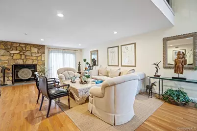 230 Hamlet Drive, Jericho, NY 11753 - Photo 5