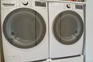 230 Hamlet Dr, Jericho, NY 11753 - Photo 19