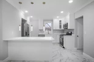 39 Acacia Ave, Hempstead, NY 11550 - Photo 9