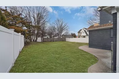 39 Acacia Avenue, Hempstead, NY 11550 - Photo 3