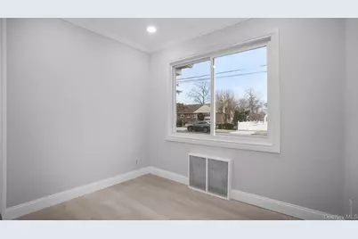 39 Acacia Avenue, Hempstead, NY 11550 - Photo 11