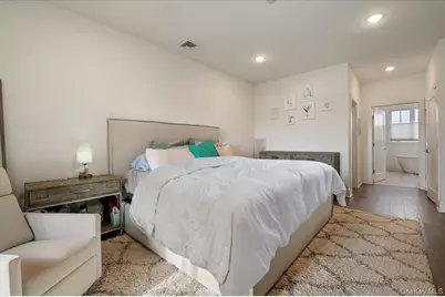 422 Marina Pointe Drive #422, East Rockaway, NY 11518 - Photo 13