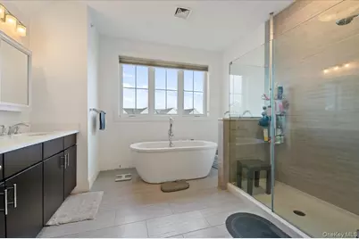 422 Marina Pointe Drive #422, East Rockaway, NY 11518 - Photo 15