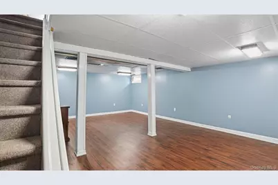 47 Vincent Road, Hicksville, NY 11801 - Photo 17