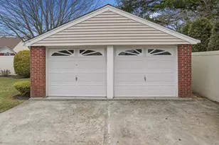 47 Vincent Rd, Hicksville, NY 11801 - Photo 21