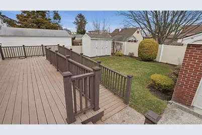 47 Vincent Road, Hicksville, NY 11801 - Photo 19