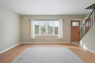 47 Vincent Rd, Hicksville, NY 11801 - Photo 3