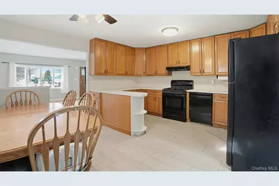 47 Vincent Road, Hicksville, NY 11801 - Photo 7