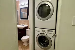 136-15 68th Dr, Flushing, NY 11367 - Photo 9