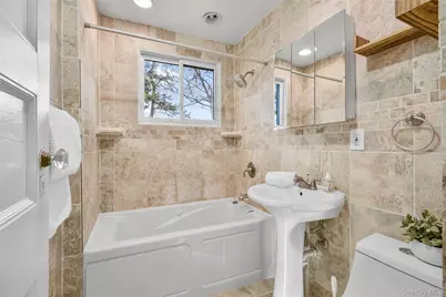 8 The Serpentine, New Rochelle, NY 10801 - Photo 31