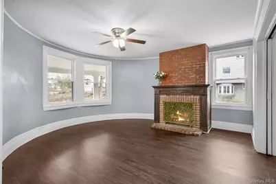 8 The Serpentine, New Rochelle, NY 10801 - Photo 11