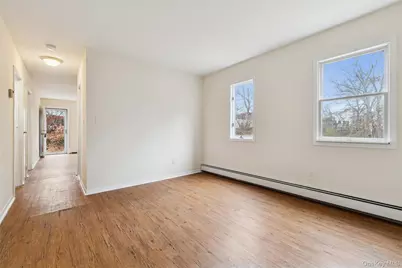 129 E Woodside Avenue, Patchogue, NY 11772 - Photo 17