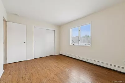 129 E Woodside Avenue, Patchogue, NY 11772 - Photo 23