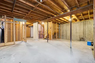 129 E Woodside Avenue, Patchogue, NY 11772 - Photo 33