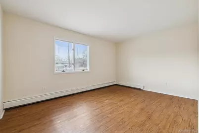 129 E Woodside Avenue, Patchogue, NY 11772 - Photo 21