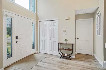 6 Stone Gate Court #6, Smithtown, NY 11787 - Photo 5