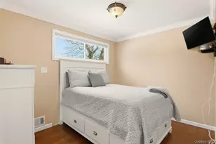 323 Broadway, Port Jefferson Station, NY 11776 - Photo 17