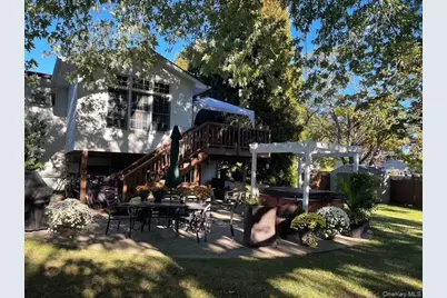 152 Keswick Drive, East Islip, NY 11730 - Photo 23