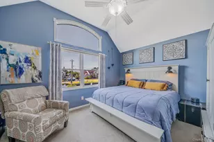 29 N Plaza, Amityville, NY 11701 - Photo 15