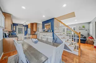 29 N Plaza, Amityville, NY 11701 - Photo 5