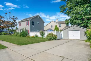 29 N Plaza, Amityville, NY 11701 - Photo 27