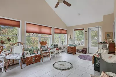 16 Hamilton Drive, Hopewell Junction, NY 12533 - Photo 9