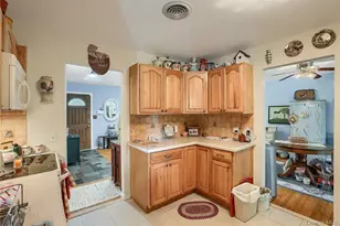 16 Hamilton Dr, Hopewell Junction, NY 12533 - Photo 11