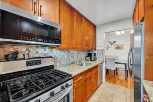 196-72 69th Ave, Fresh Meadows, NY 11365 - Photo 11