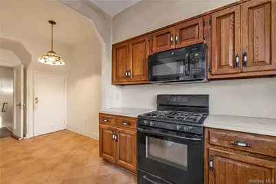 141 05 59th Avenue, Flushing, NY 11355 - Photo 9