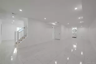 One Manhasset Ave, Port Washington, NY 11050 - Photo 19