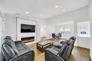 22 Bruce Ln, Farmingdale, NY 11735 - Photo 3