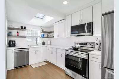 22 Bruce Lane, Farmingdale, NY 11735 - Photo 7