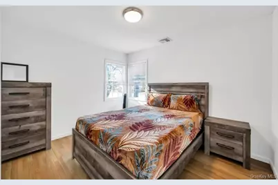 22 Bruce Lane, Farmingdale, NY 11735 - Photo 9