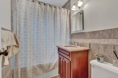 250 N Village #C24, Rockville Centre, NY 11570 - Photo 13