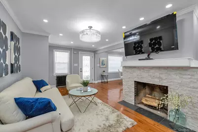 246 Wellington Road, Mineola, NY 11501 - Photo 5