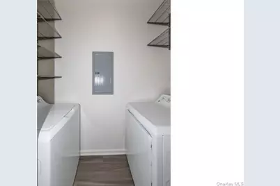 1 Charles Pond Drive #4-427, Coram, NY 11727 - Photo 5