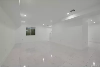 One Manhasset Avenue #A, Port Washington, NY 11050 - Photo 21