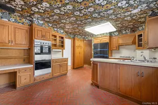 66 Deepdale Dr, Great Neck, NY 11021 - Photo 11