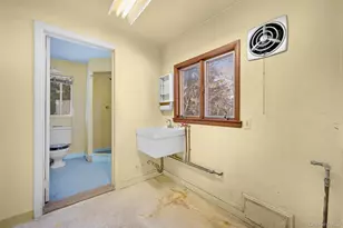 66 Deepdale Dr, Great Neck, NY 11021 - Photo 41