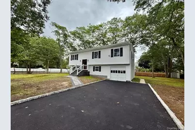 30 7th Street, Holbrook, NY 11741 - Photo 1