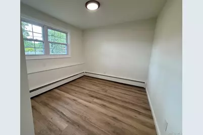 30 7th Street, Holbrook, NY 11741 - Photo 5