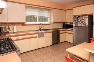 24 Whaley St, Freeport, NY 11520 - Photo 5