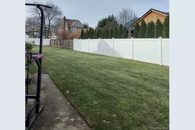 24 Whaley Street, Freeport, NY 11520 - Photo 5