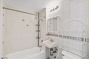 71-33 162nd St, Fresh Meadows, NY 11365 - Photo 11